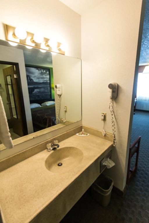 Motel Super 8 By Wyndham Price Esterno foto